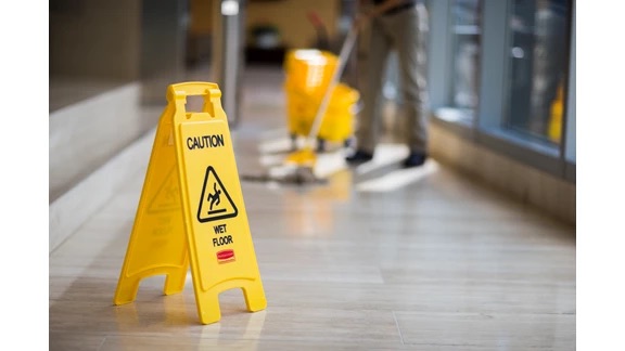 SEÑALAMIENTO DE PRECAUCION PISO MOJADO 6112-77
